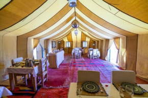 Lboaami camp desert